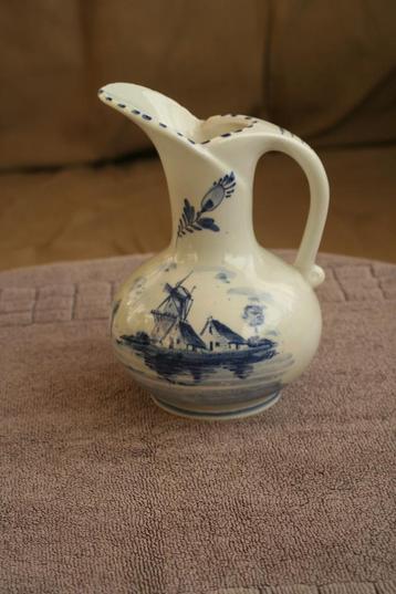Antieke mooie DELFT schenkkan   beschikbaar voor biedingen