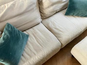 Stijlvolle Stoffen Bank + Hocker beschikbaar voor biedingen