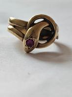 Gouden ring vintage met ruby / robijn slangen vorm 7 gram, Ophalen of Verzenden, Goud