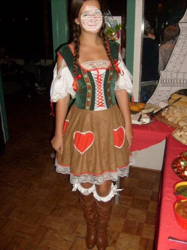 Tiroler/Alpenmeisje/Dirndl/oktoberfest jurk te huur!, Kleding | Dames, Carnavalskleding en Feestkleding, Zo goed als nieuw, Kleding
