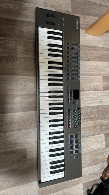 MIDI Keyboard Controller – 61 toetsen – Topstaat! beschikbaar voor biedingen