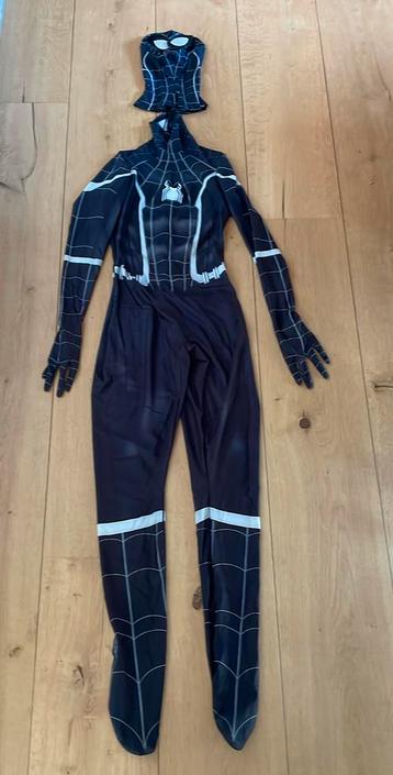 Zwart spiderman pak beschikbaar voor biedingen
