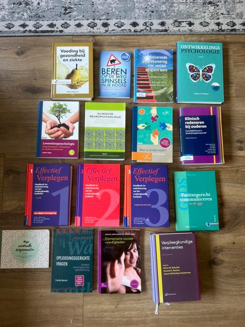 Boeken/ boekenpakket opleiding Verpleegkunde, Boeken, Partijen en Verzamelingen, Zo goed als nieuw, School, Studie en Wetenschap