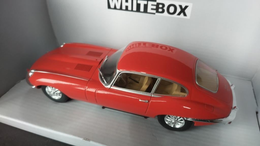 Jaguar E type Coupe 1:24 Whitebox Pol, Hobby en Vrije tijd, Modelauto's | 1:24, Overige merken, Auto, Verzenden, Spreidel Replicars