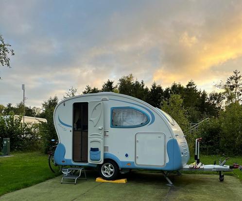 Adria Action 341 PH, Caravans en Kamperen, Caravans, Particulier, tot en met 2, 500 - 750 kg, Treinzit, Adria, Dwarsbed, Vast bed