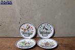 Set van vier Hutschenreuther wandbordjes met vogels, Gebruikt, Ophalen of Verzenden, Bord(en), Overige stijlen