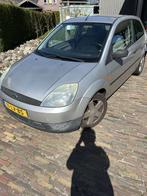 Ford Fiësta 1.25 16V 3DR 2003 Grijs, Auto's, Voorwielaandrijving, 4 cilinders, 995 kg, Origineel Nederlands