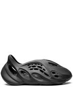 Yeezy Foam Runner Onyx - Maat 46 (valt als 44/45), Kleding | Heren, Schoenen, Ophalen of Verzenden, Zo goed als nieuw, Zwart, Slippers