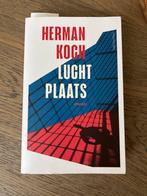 Luchtplaats - Herman Koch, Boeken, Ophalen of Verzenden, Zo goed als nieuw, Nederland
