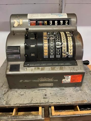 Antieke National Kassa beschikbaar voor biedingen