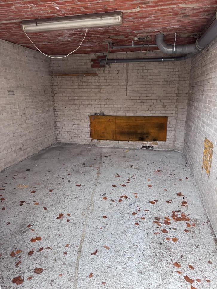 2 Garageboxen verhuurd, Auto diversen, Autostallingen en Garages