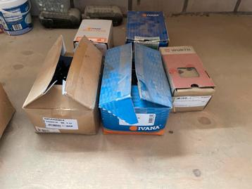 Partij diverse bouwmaterialen tellerkop spaanplaat spijkers beschikbaar voor biedingen