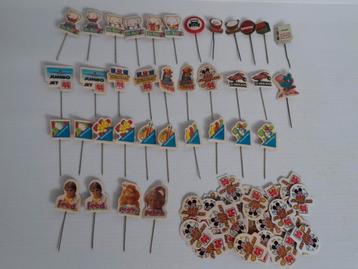Lot vintage speldjes / pins voor €1 (voornamelijk speelgoed) beschikbaar voor biedingen