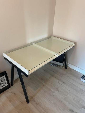 Bureau Ikea Glas en Hout Wit beschikbaar voor biedingen
