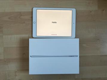 iPad 6e generatie (128GB Wi-Fi) – Met doos & oplader beschikbaar voor biedingen