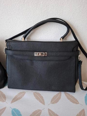 Elegante zwarte handtas beschikbaar voor biedingen