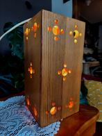 Vintage houten hanglamp met uitgesneden motief – 70s retro, Huis en Inrichting, Lampen | Hanglampen, Ophalen of Verzenden, Zo goed als nieuw