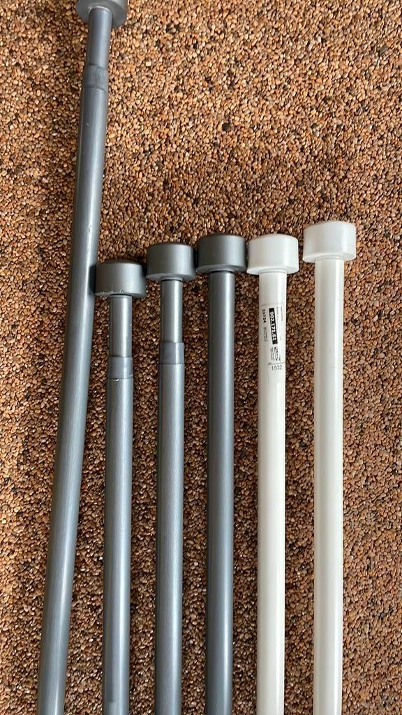 Gordijnroedes Ikea met bevestigingsmaterialen, Huis en Inrichting, Stoffering | Gordijnen en Lamellen, Gebruikt, 200 cm of meer
