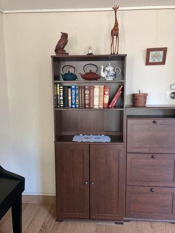 Boekenkast IKEA BORGSJÖ 75x32x181 bruin