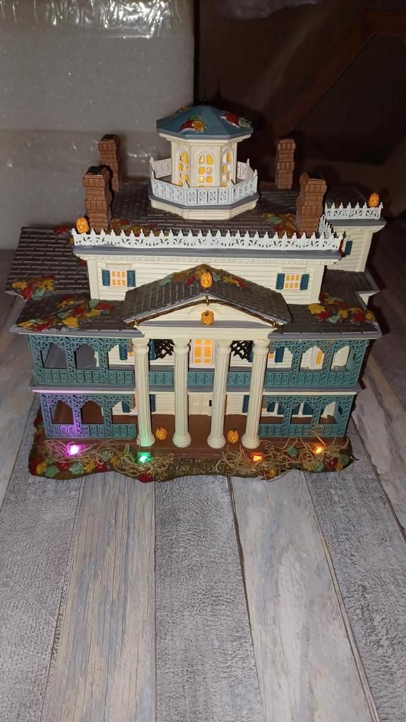 Disney Haunted Mansion Miniatuur met Geluid & Licht, Verzamelen, Disney, Zo goed als nieuw, Beeldje of Figuurtje, Overige figuren