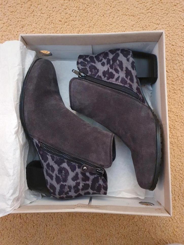 Suede Enkellaarsjes maat 41 - Jenny by Ara, Kleding | Dames, Schoenen, Zo goed als nieuw, Lage of Enkellaarzen, Bruin, Ophalen of Verzenden