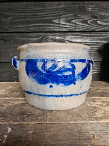 Oude delfts blauwe aardewerk pot beschikbaar voor biedingen