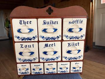 Nostalgisch kruidenrek Thee Suiker Koffie etc beschikbaar voor biedingen