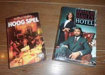 2x roman van Arthur Hailey (Hotel en Hoog spel) beschikbaar voor biedingen