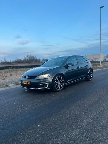 Volkswagen Golf 1.4 TSI Phev 204pk 5D DSG 2015 Zwart beschikbaar voor biedingen