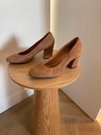 Mooie suede pumps camel blokhak Next, Pumps, Bruin, Ophalen of Verzenden, Zo goed als nieuw