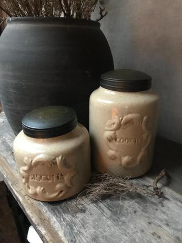 Set brocante voorraadpotten metalen deksel beschikbaar voor biedingen
