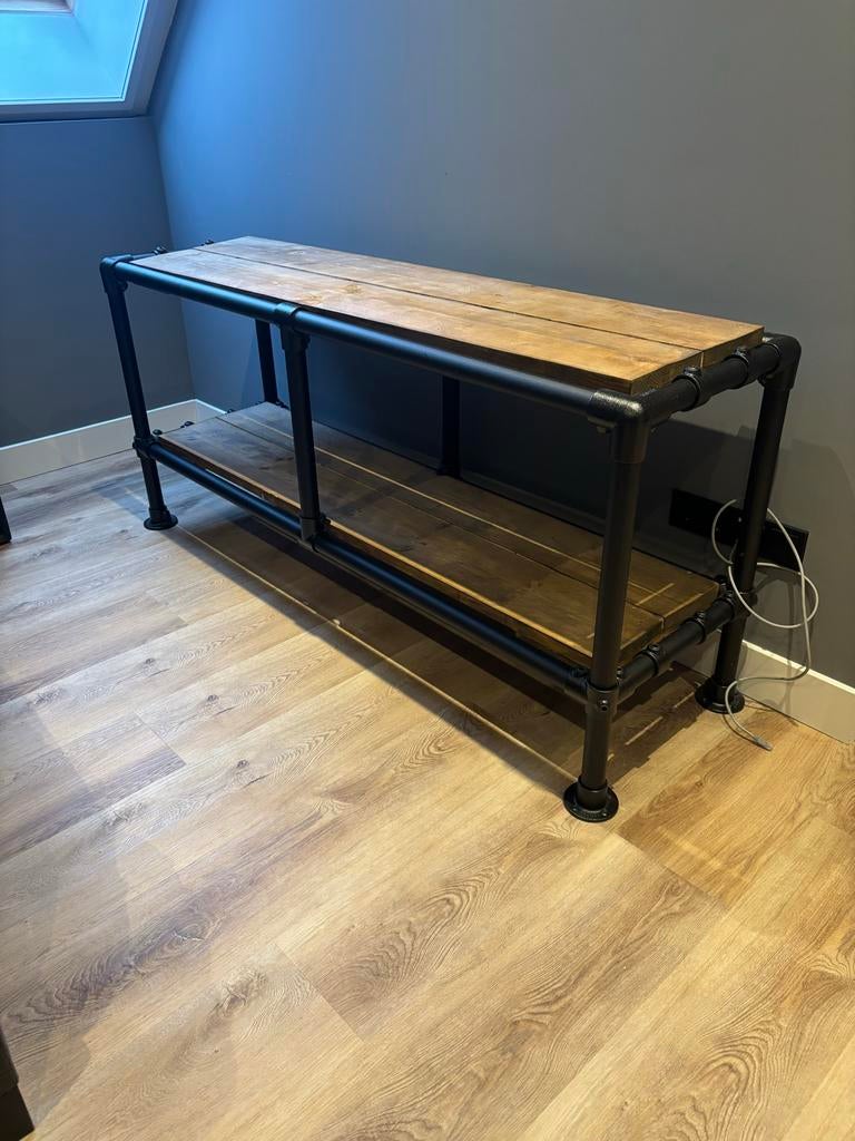 Industriële sidetable van buizen en hout, Minder dan 50 cm, Ophalen of Verzenden, Zo goed als nieuw, Tafelblad