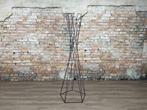 Cascando Basket Coat Stand bij TheReSales, Ophalen of Verzenden, Zo goed als nieuw, Metaal, Staande kapstok