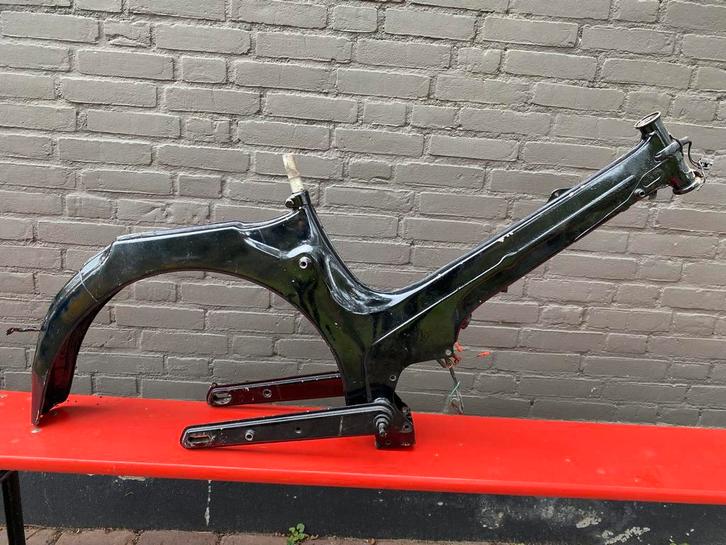 Tomos 4L frame met brug, Fietsen en Brommers, Brommeronderdelen | Oldtimers, Zo goed als nieuw, Overige merken, Frame, Ophalen of Verzenden