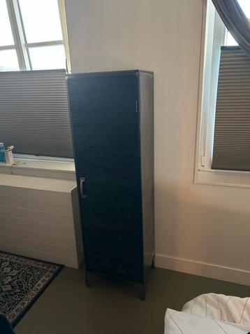 Vintage Stalen Kast - Industrieel Design beschikbaar voor biedingen