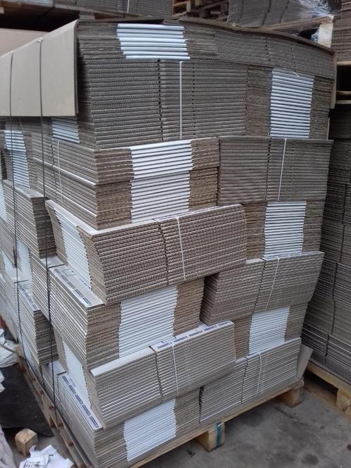 dozen 38x25x26 dubbelgolf bedrukt, Doe-het-zelf en Verbouw, Kratten en Dozen, Ophalen