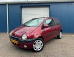Renault Twingo 1.2 16V Dyna 2005 2002 Rood, Voorwielaandrijving, 4 cilinders, 4 stoelen, Origineel Nederlands