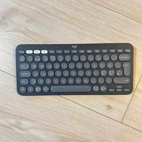 Logitech Pebble Keys 2 K380s Wireless Bluetooth Keyboard, Computers en Software, Toetsenborden, Zo goed als nieuw, Ophalen