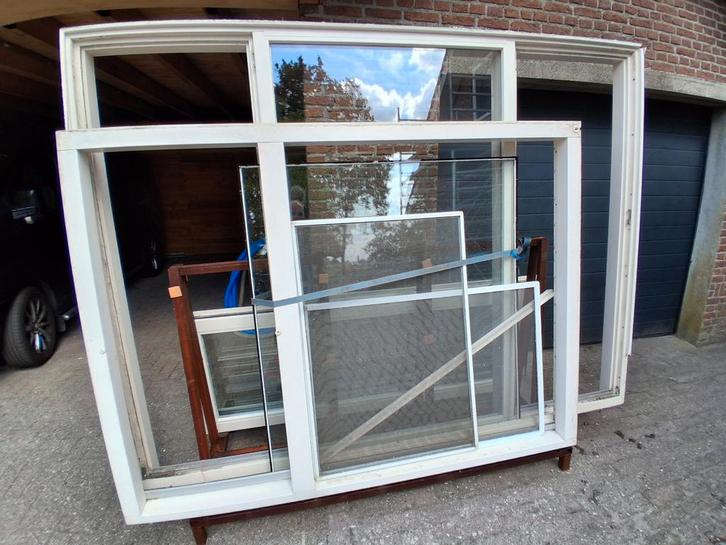 Diverse kozijnen/ramen. ( met dubbelglas), Doe-het-zelf en Verbouw, Glas en Ramen, Gebruikt, Gevelraam of Ruit, 160 cm of meer