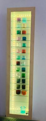 Vitrinekastje met glasplaatjes van Ikea., Huis en Inrichting, Kasten | Vitrinekasten, Ophalen, 50 tot 100 cm, Zo goed als nieuw