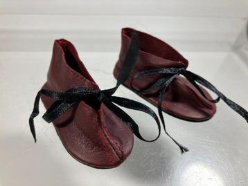 vintage, bordeaux rode, leren poppenschoentjes beschikbaar voor biedingen