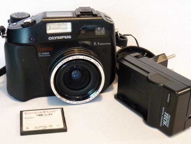 Olympus Camedia C-5060 Wide Zoom, accu, oplader, Audio, Tv en Foto, Videocamera's Digitaal, Zo goed als nieuw, Camera, Geheugenkaart