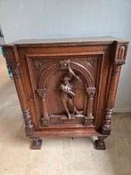 Houten kastje met houtsnijwerk, Antiek en Kunst, Ophalen
