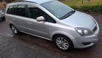 Opel Zafira 1.8   2014 Grijs اوبل زافيرا, Auto's, Opel, Voorwielaandrijving, 4 cilinders, Particulier, 1403 kg