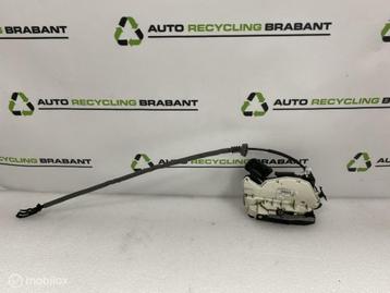 Portierslot Mechanisme Volkswagen Beetle 5C ORIG 5K1837016B beschikbaar voor biedingen