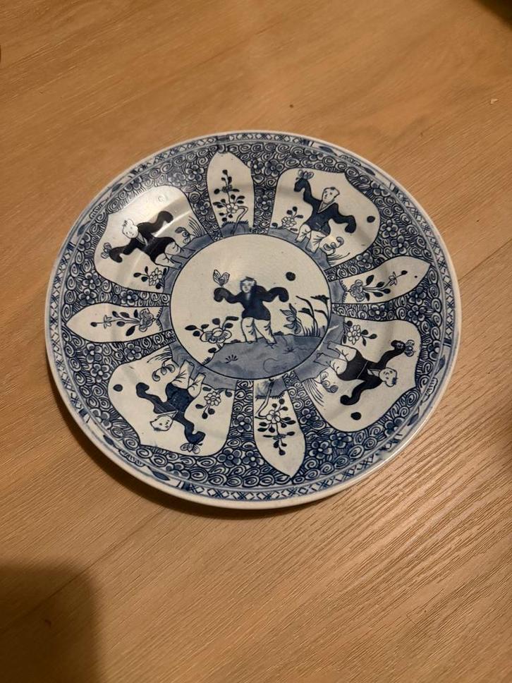 Kangxi Stijl Blauw-Wit Porseleinen Bord met Zotjes, Antiek en Kunst, Antiek | Wandborden en Tegels, Ophalen of Verzenden