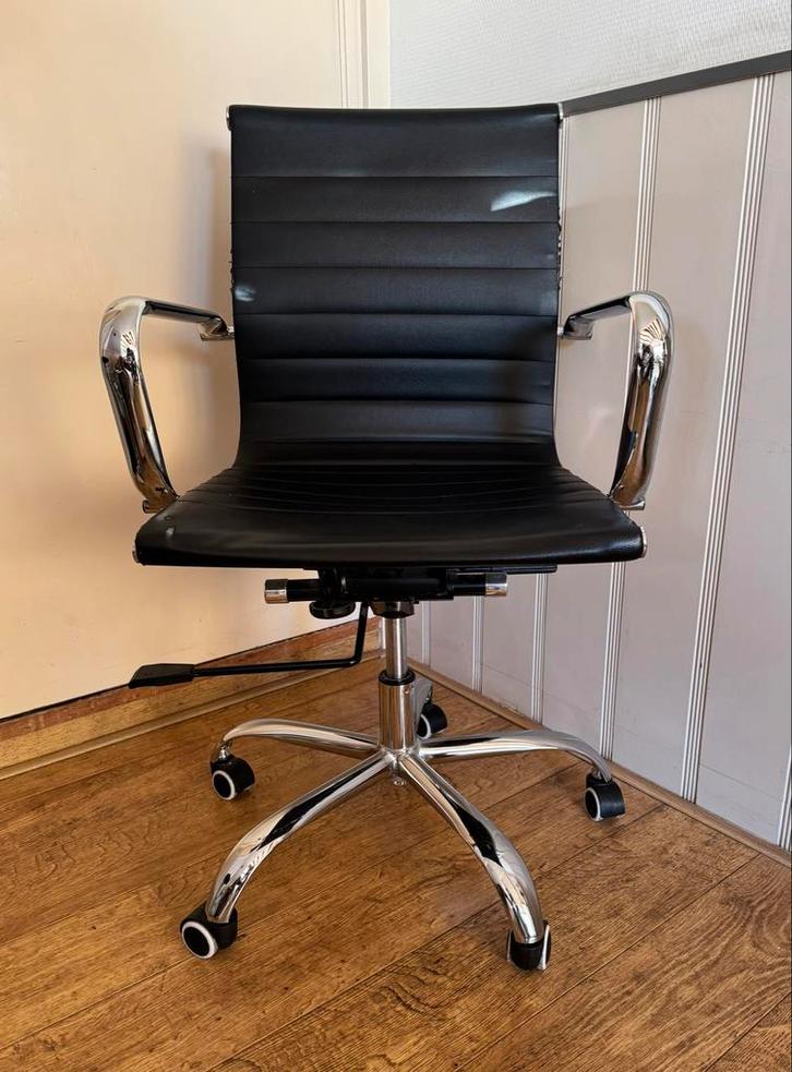 Eames Stijl Bureaustoel Zwart Chroom, Huis en Inrichting, Bureaustoelen, Gebruikt, Bureaustoel, Zwart, Ergonomisch, Ophalen