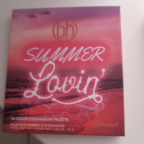 Summer lovin 16 color shadow palette, Sieraden, Tassen en Uiterlijk, Uiterlijk | Cosmetica en Make-up, Zo goed als nieuw, Make-up