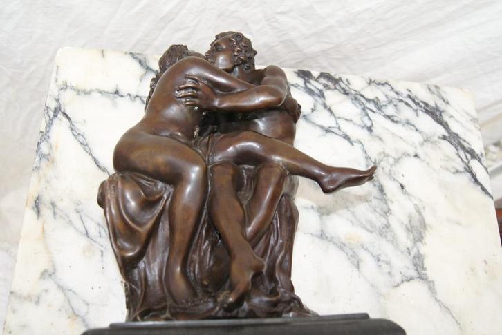 De kus  ( Bronzen beeld, Antiek en Kunst, Kunst | Beelden en Houtsnijwerken, Ophalen of Verzenden