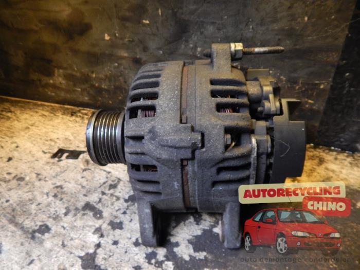 Dynamo van een Renault Clio, Auto-onderdelen, Motor en Toebehoren, Renault, Gebruikt, 3 maanden garantie, Ophalen